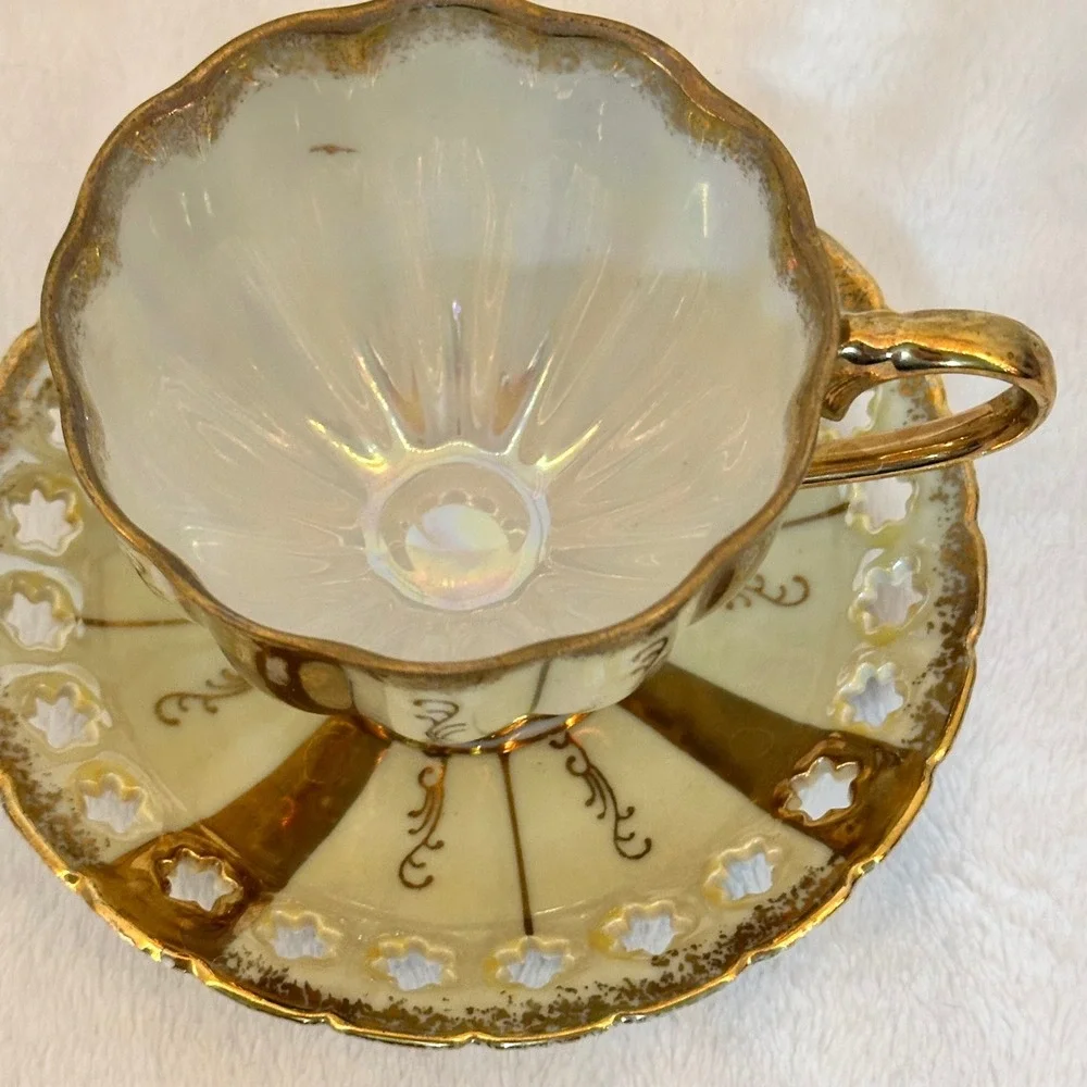 Enesco Teacup Saucer Set Vintage Gold Lusterware Japan Excellnt Reticulated Star